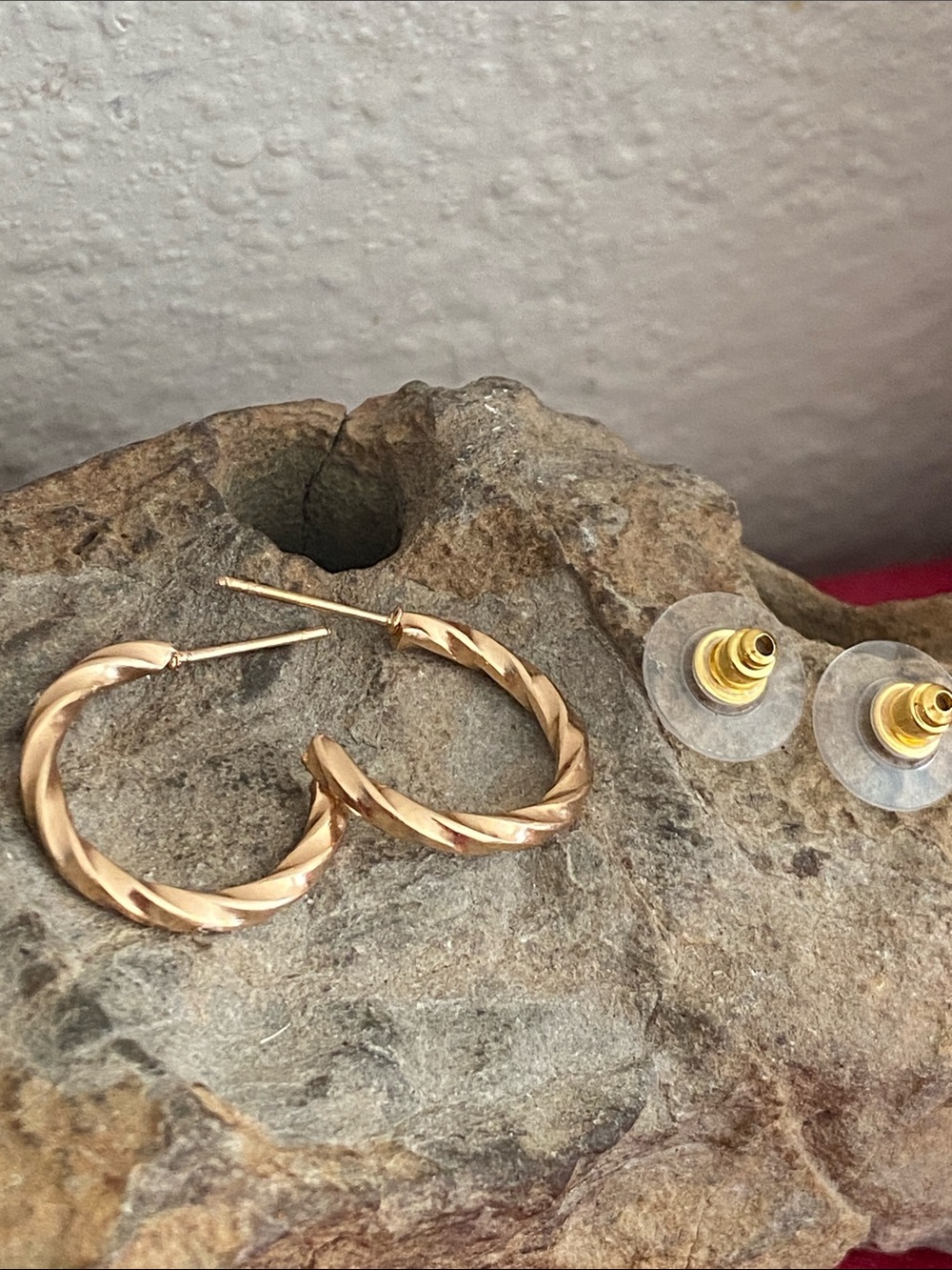 5/$10❤️❤️❤️NEW Twisted Hoop Stud Earrings